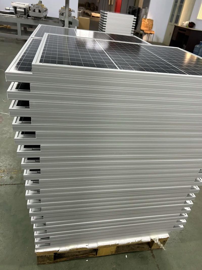 光伏组件市场热销，太阳能电池板厂家全力保障紧急发货